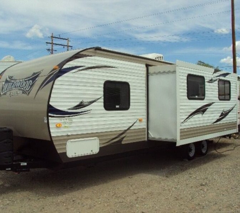 River RV Rentals - Parker, AZ