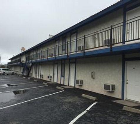 Golden Hills Motel - Tehachapi, CA