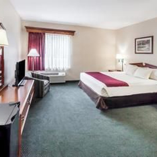 Baymont Inn & Suites - New Buffalo, MI