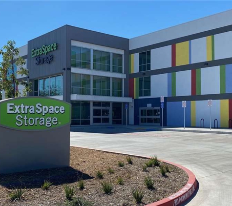 Extra Space Storage - Van Nuys, CA