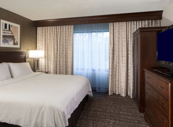 Embassy Suites by Hilton Philadelphia Airport - Philadelphia, PA