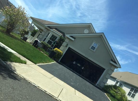 Four Seasons Upper Freehold Hoa - Allentown, NJ