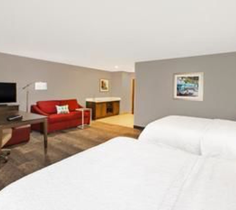 Hampton Inn by Hilton Detroit Dearborn - Dearborn, MI