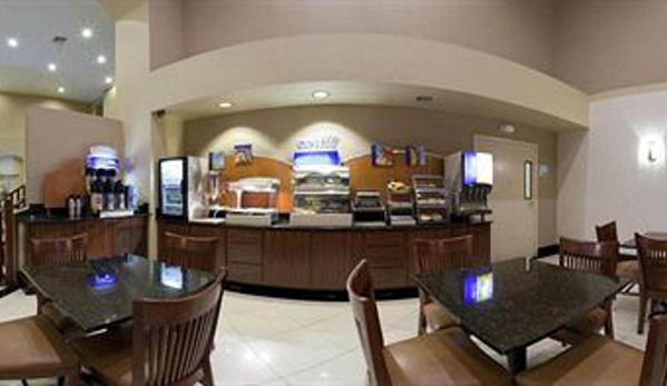 Holiday Inn Express & Suites Rancho Mirage - Palm Spgs Area - Rancho Mirage, CA