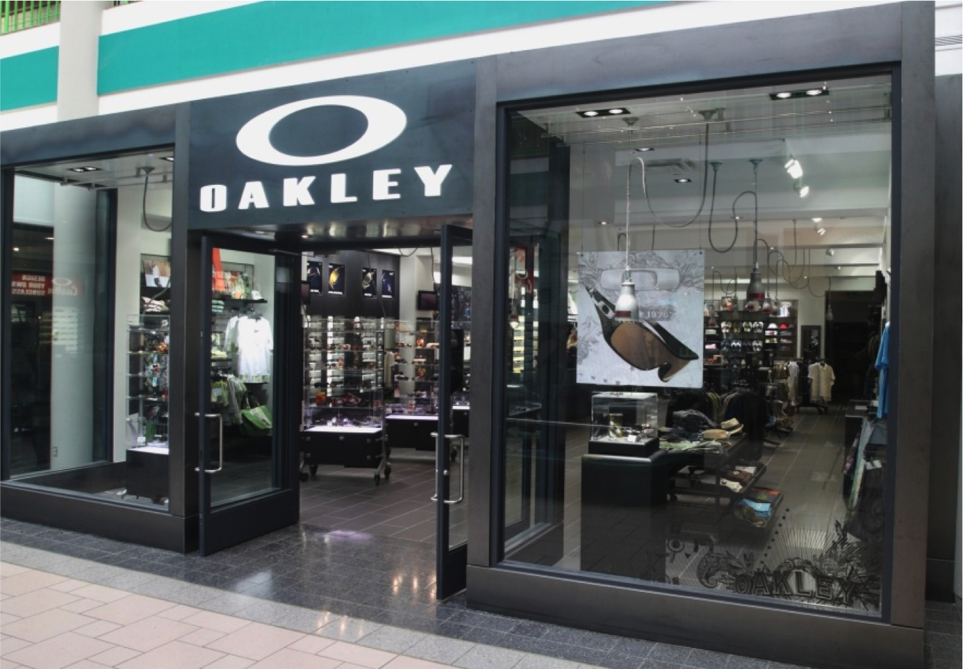 oakley sunglasses retailers