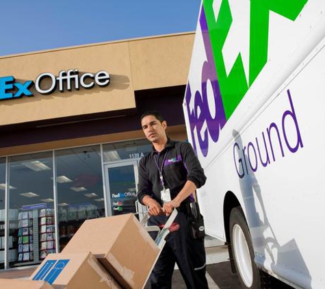 FedEx Office Print & Ship Center - Van Nuys, CA
