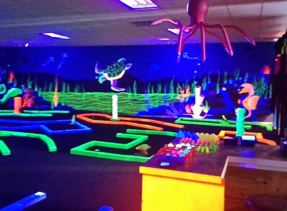 OceanGlow Blacklight MiniGolf - Tahlequah, OK