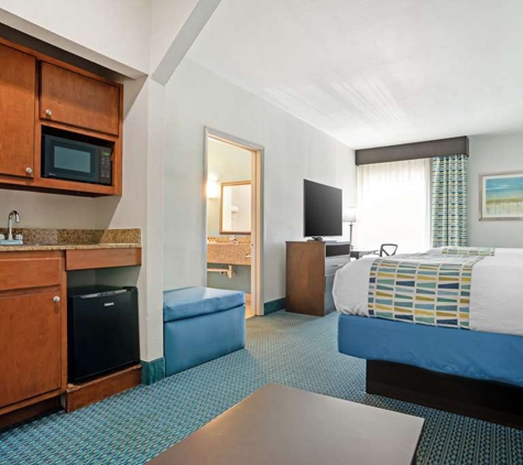 Best Western Plus Blue Angel Inn - Pensacola, FL