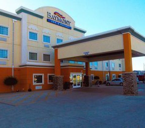 Baymont Inn & Suites - Minot, ND