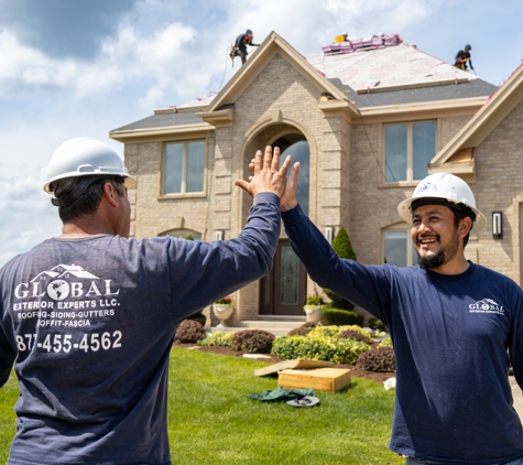 Global Exterior Experts - Aurora, IL. Teamwork at Global Exterior Experts.