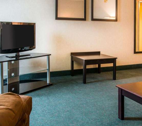 Quality Inn & Suites - Escanaba, MI