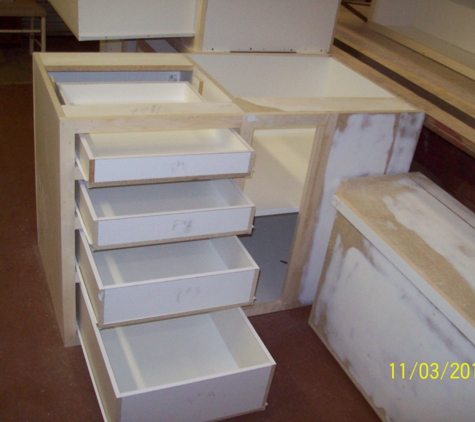 Custom Cabinets & Refacing - Gobles, MI