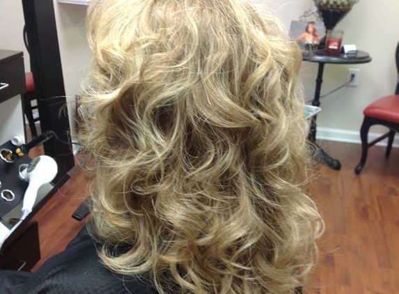 118th Avenue Salon by Sandra Sellers - Marietta, GA