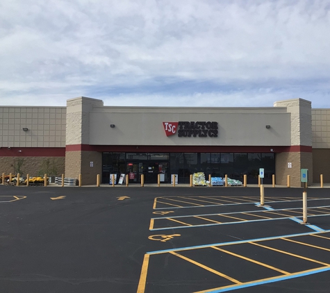 Tractor Supply Co - Mukwonago, WI