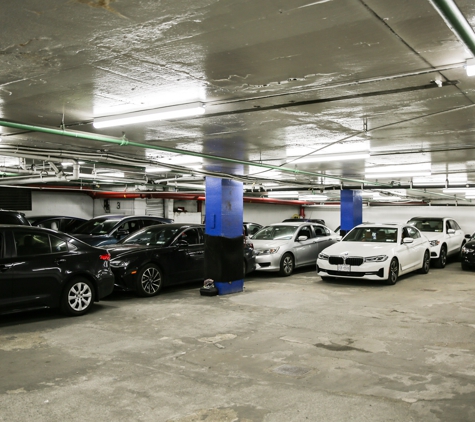 Centerpark East 47th Street Parking Garage - New York, NY