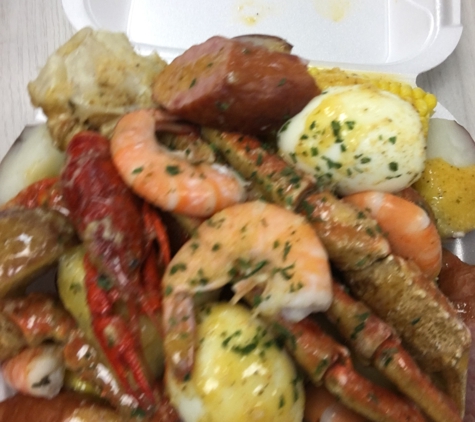 Food Junkies Restaurant - Miami, FL. Seafood boil