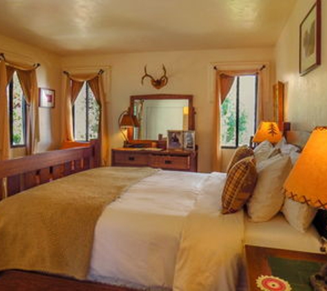 Topanga Canyon Inn Bed & Breakfast - Topanga, CA