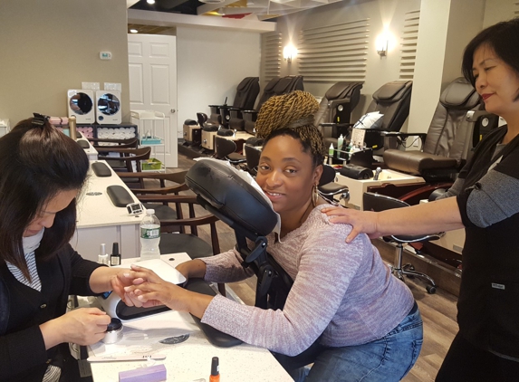 Glamour Nail & Spa - Roslyn, NY