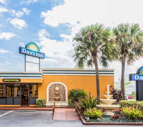 Days Inn by Wyndham Fort Lauderdale-Oakland Park Airport N - Oakland Park, FL