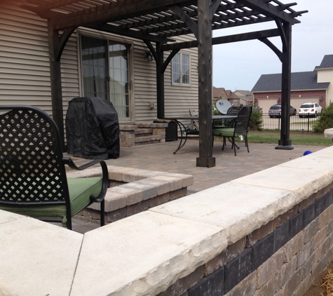 Bellas Landscaping - Bloomington, IL