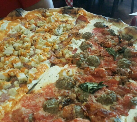 Grimaldi's Pizza - Garden City, NY