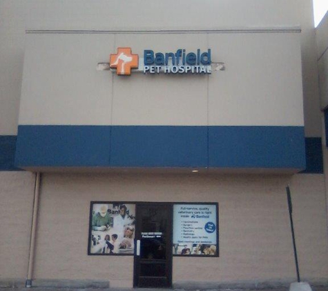 Banfield Pet Hospital - Gurnee, IL