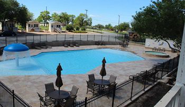 Hill Country RV-Resort - New Braunfels, TX