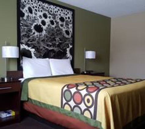 Super 8 by Wyndham Ankeny/Des Moines Area - Ankeny, IA
