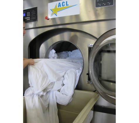 Ashmore Commercial Laundry - Carrara, QLD