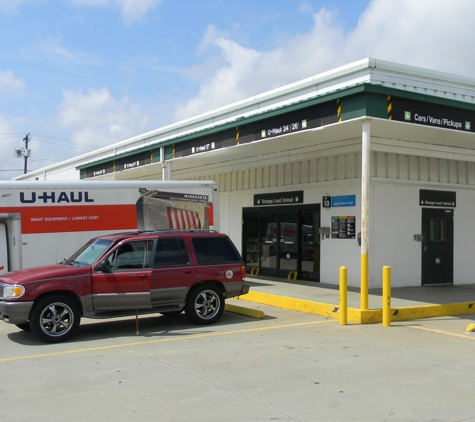 U-Haul Moving & Storage at Freedom Mall - Charlotte, NC