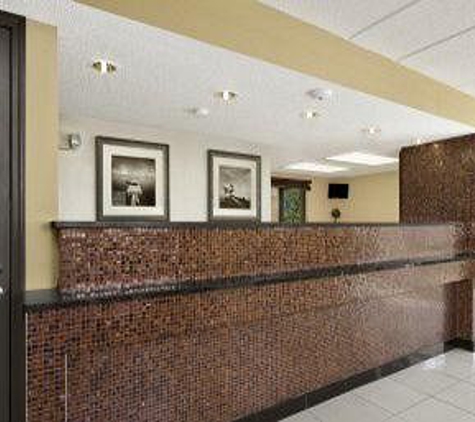 Travelodge by Wyndham College Park - College Park, GA