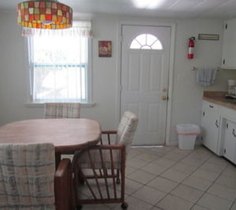 Tropical Winds Motel & Cottages - Sanibel Island, FL