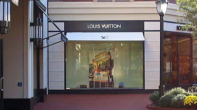 Louis Vuitton 9200 Stony Point Pkwy, Richmond, VA 23235 - www.waldenwongart.com