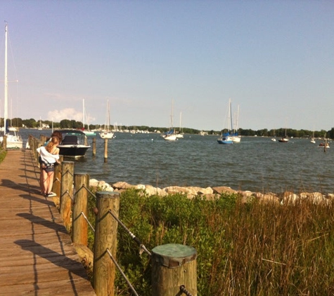 Pirates Cove Restaurant - Galesville, MD