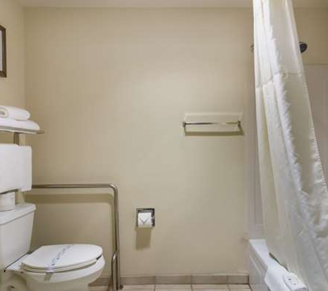 Quality Inn & Suites Silverdale Bangor-Keyport - Silverdale, WA