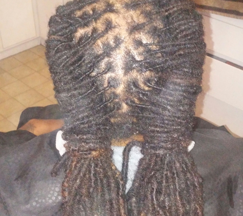 locs and natural hair - oakland, CA