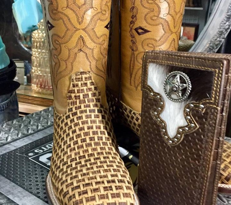 Bellas and Broncos Bootique - Waxahachie, TX. Unique men styles Boots