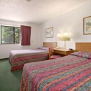 Super 8 Cedar Rapids East - Motels