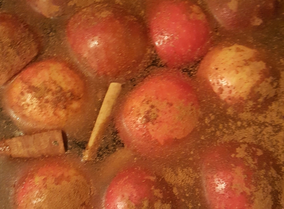 2 Cents Home Grown - Springfield, MA. Homemade apple cider in the making