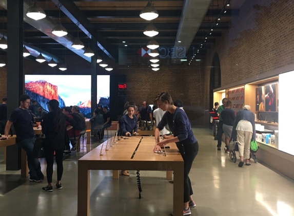 Apple Store - Brooklyn, NY