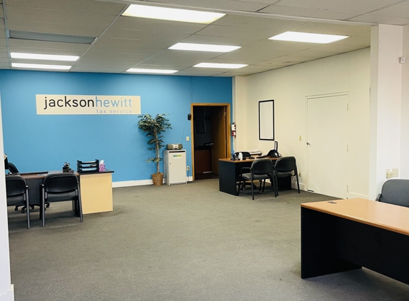 Jackson Hewitt Tax Service - Saint Paul, MN