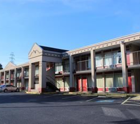 Town and Country Inn Suites Spindale - Spindale, NC