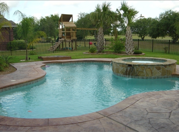 Living Water Pools - Interlachen, FL