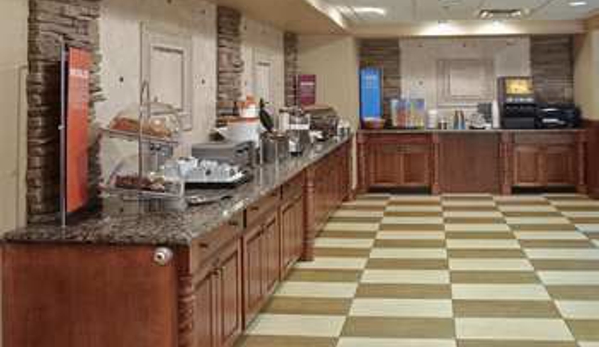 Hampton Inn & Suites Youngstown-Canfield - Canfield, OH