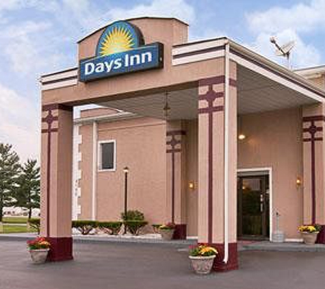 Days Inn by Wyndham Indianapolis East Post Road - Indianapolis, IN