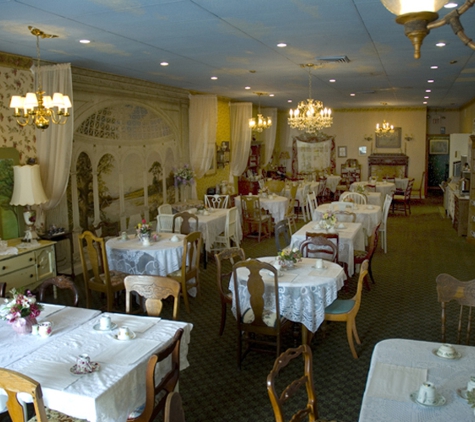 Southern Gardens Tea Room & Restaurant - Coventry Township, OH