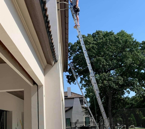 Sharp Seamless Gutters - Springtown, TX