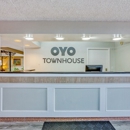 OYO Townhouse Tulsa Woodland Hills - Hotels