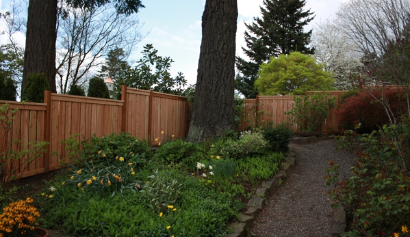 Dave's Decks And Fencing - Hillsboro, OR