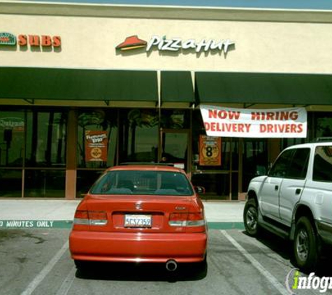 Pizza Hut - Fontana, CA